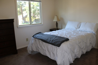 Ponderosa Pines 2-bed bedroom 1